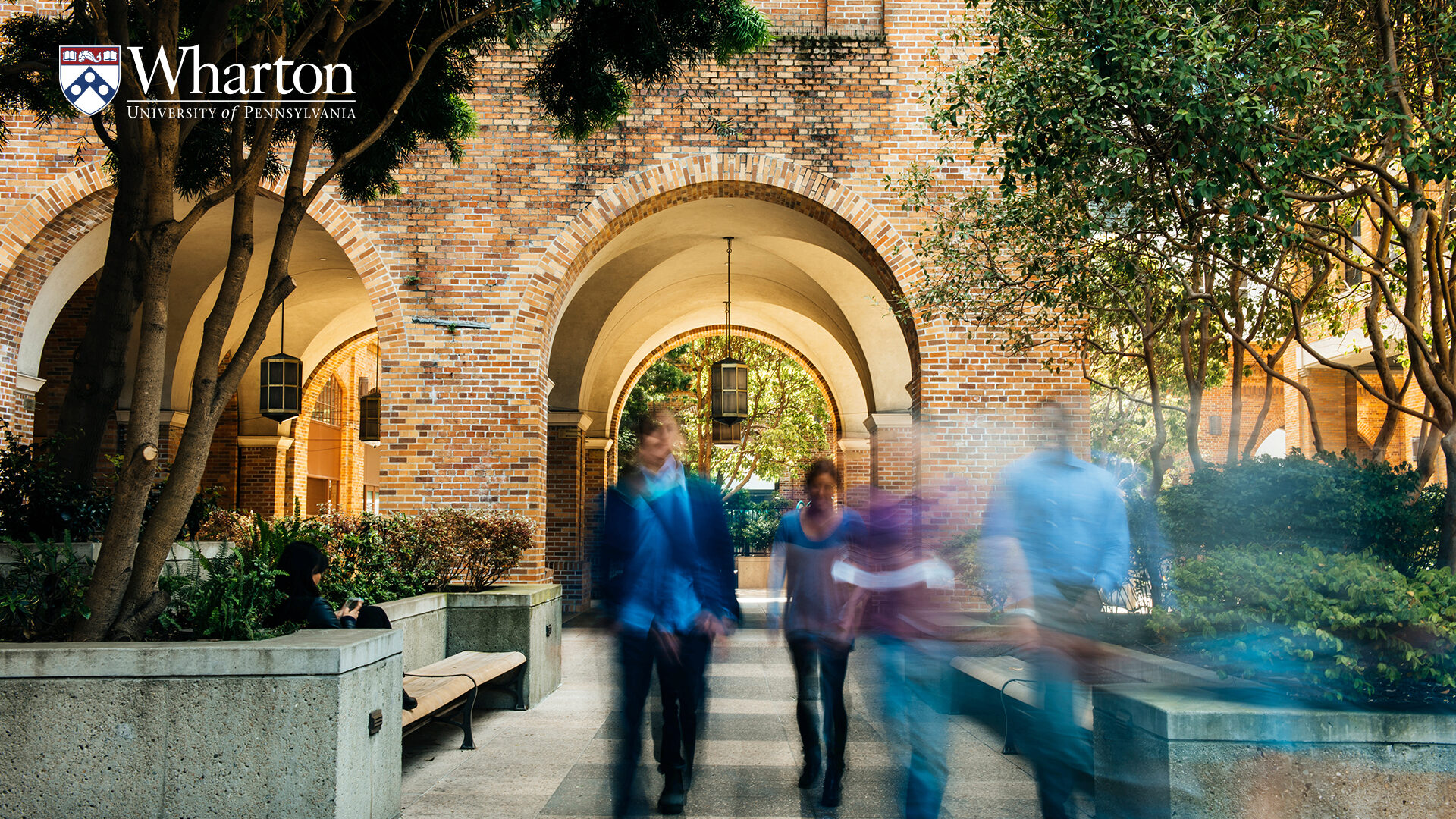 people walking to Wharton San Francisco Campus